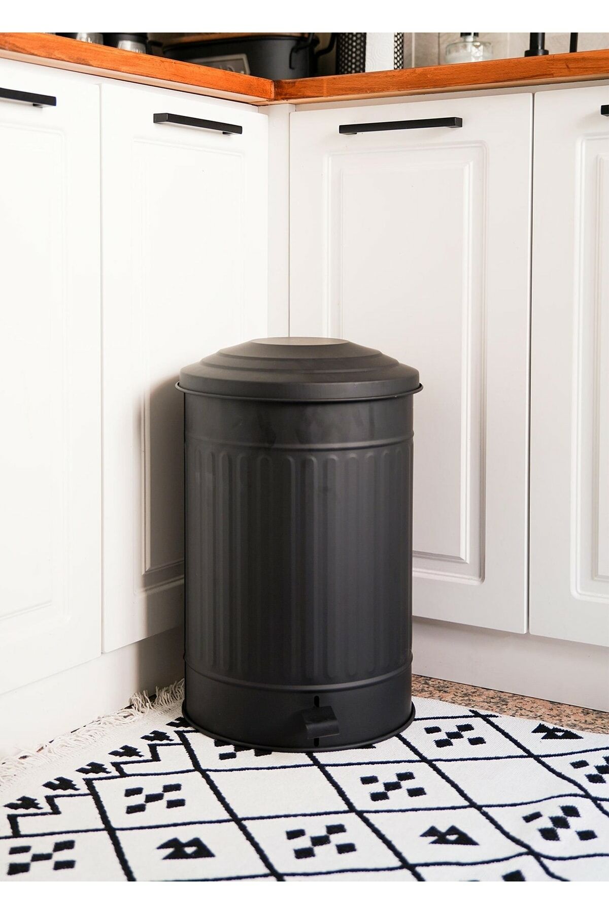 Beyler 37 Lt Pedallı Çöp Kovası Mat Siyah 1MTL-830-MS